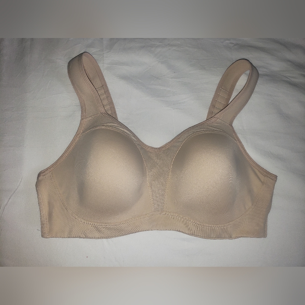 Wacoal sports bra 38D